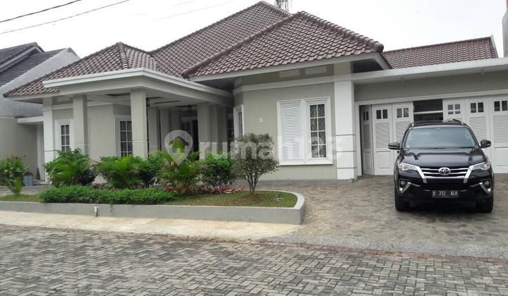 RUMAH BESAR DALAM CLUSTER DIJUAL MURAH
