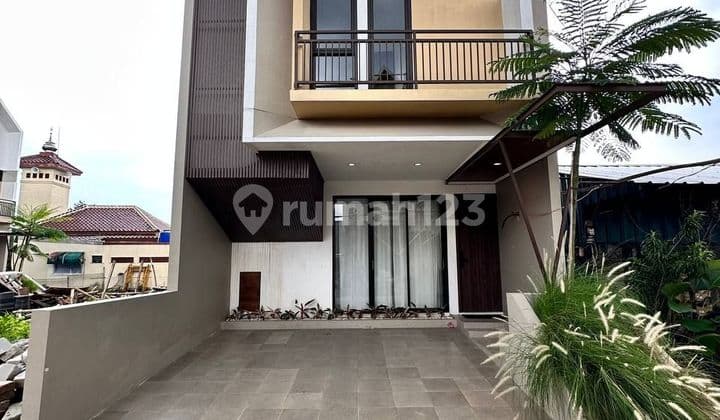RUMAH 2 LANTAI FURNISHED SIAP HUNI DEKAT LRT CIRACAS