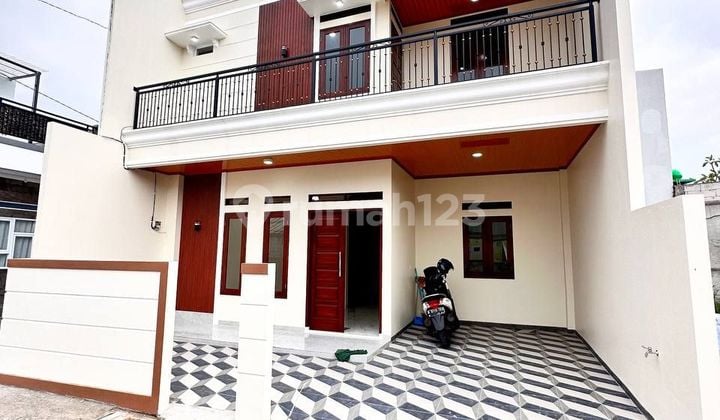 RUMAH 2 LANTAI SIAP HUNI DEKAT LRT CIBUBUR CIRACAS