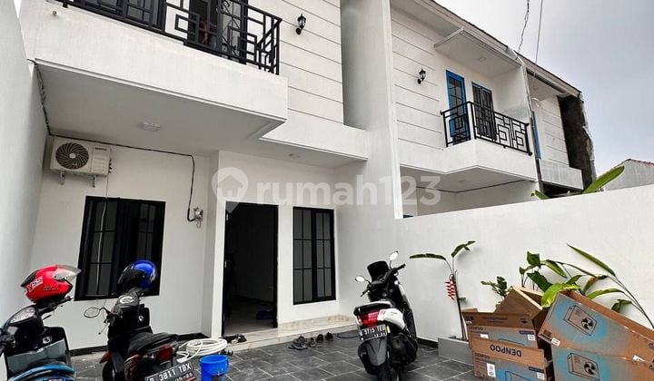 RUMAH 2 LANTAI 700 JUTA-AN DI CARACAS