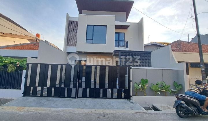 RUMAH 2 LANTAI SIAP HUNI DI RAWAMANGUN DEKAT JALAN PEMUDA