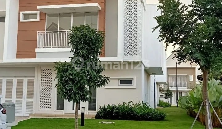 Rumah 2 Lantai di Summarecon Bandung Dekat dengan Club House