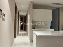 Rent a 4-bedroom apartment in Saumata Alam Sutera, ready to live in, newly furnished.