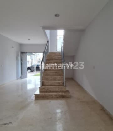 Dijual Rumah Golf Island 8X20 Standar Developer Kosong