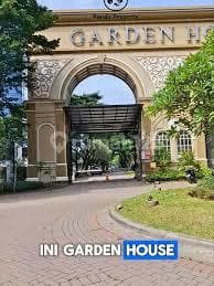 Rumah Fully Furnished Pik Garden House 3 KT , LT 136 LB 192