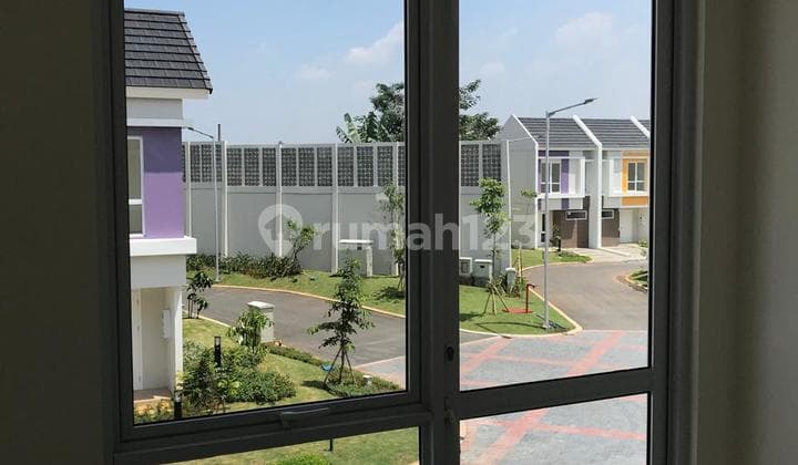 FOR SALE Summarecon Symphonia Gading Serpong House, Martinez Cluster, Land Size 5x10.5.