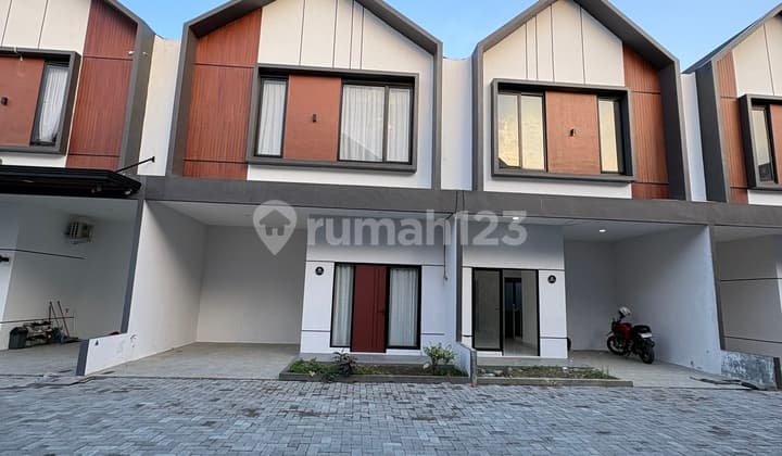 Ready-to-Occupy House Near Amplas Toll Gate