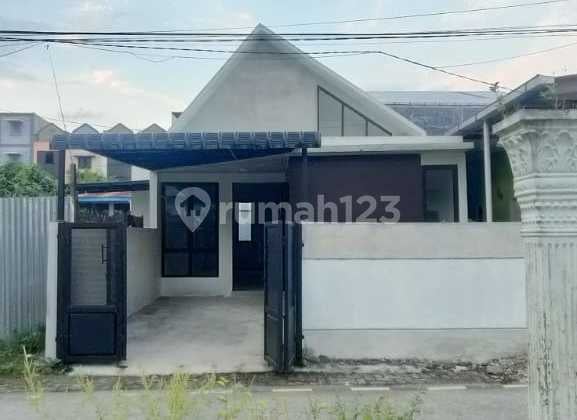 Rumah Cantik Dekat Ke Jalan Raya Titi Kuning Rumah
