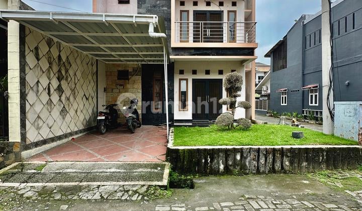 Rumah 2 Lantai Dalam Komplek Di Ringroad SHM