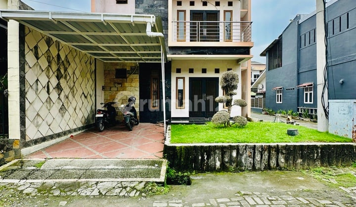 Dijual Rumah 2 Lantai Dalam Komplek Di Ringroad