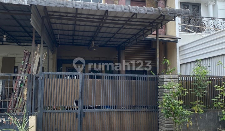 Rumah 3 Lantai Dalam Komplek Dekat Teladan Rumah