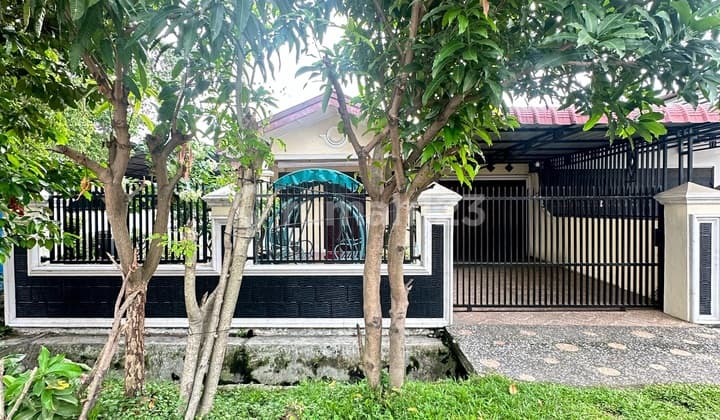 House for Sale, Spacious Near Unimed Campus