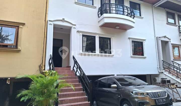Jual Cepat Townhouse di Kemang Utara, Jakarta Selatan