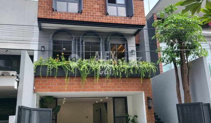 Dijual Rumah Baru Semifurnished 3,5 Lantai di Pondok Indah Jaksel