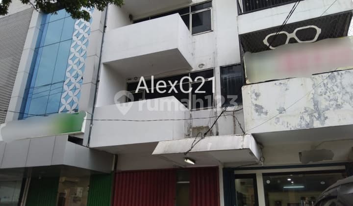 Disewakan Ruko 3 Lantai di Kebayoran Lama, Grogol Selatan, Jaksel