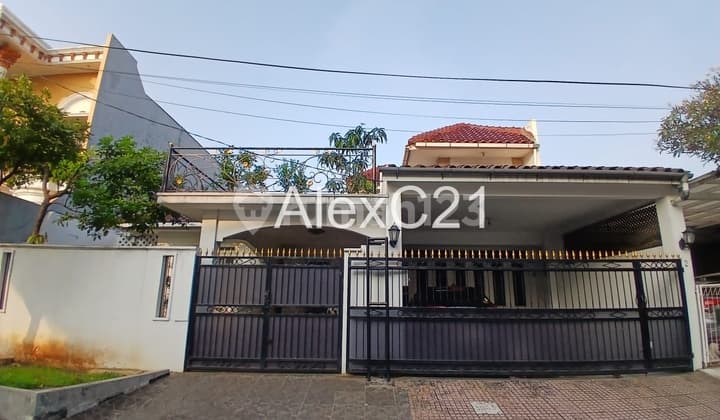 Dijual Rumah di Komplek Tanjung Barat Indah Super Strategis Tb Simatupang, Tanjung Barat, Jagakarsa, Jakarta Selatan