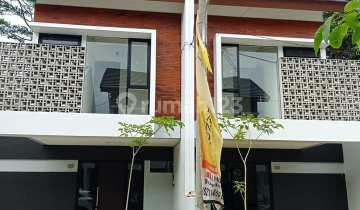 Modern 2-story house near Granwisata Bekasi.
