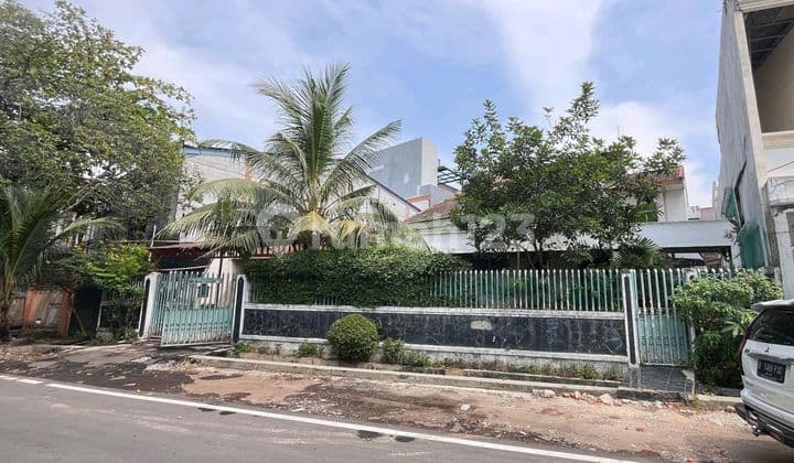 Di Jual Rumah Desain Clasik Di Cempaka Putih
