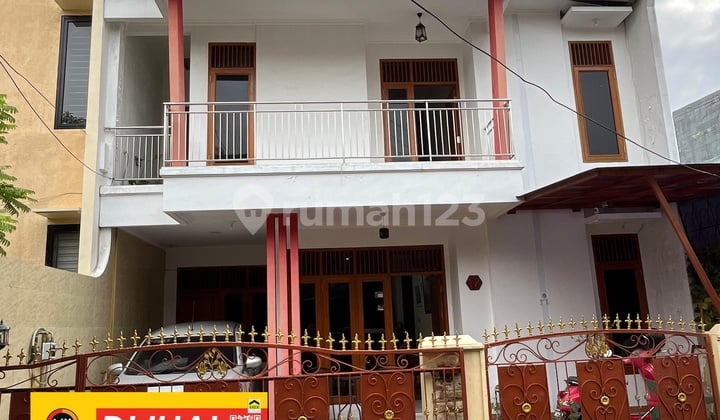 Di Jual Rumah 2 Lantai Dalam Komplek di Duren Sawit