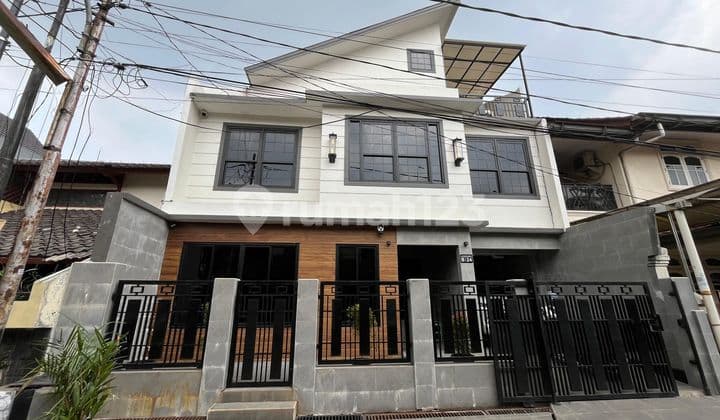 Di Jual Rumah Baru 3 Lantai Di Pondok Bambu Duren Sawit