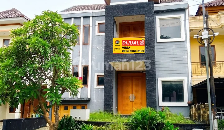Di Jual Rumah dengan Private Poll di Jatinegara Baru