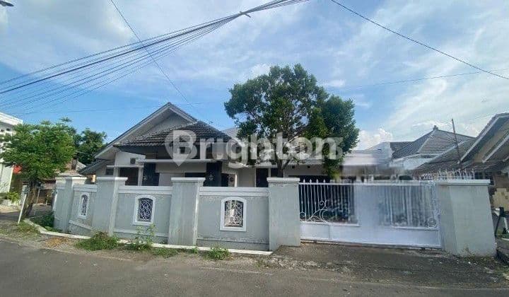 RUMAH BESAR , LUAS, ISTIMEWA , MURAH
