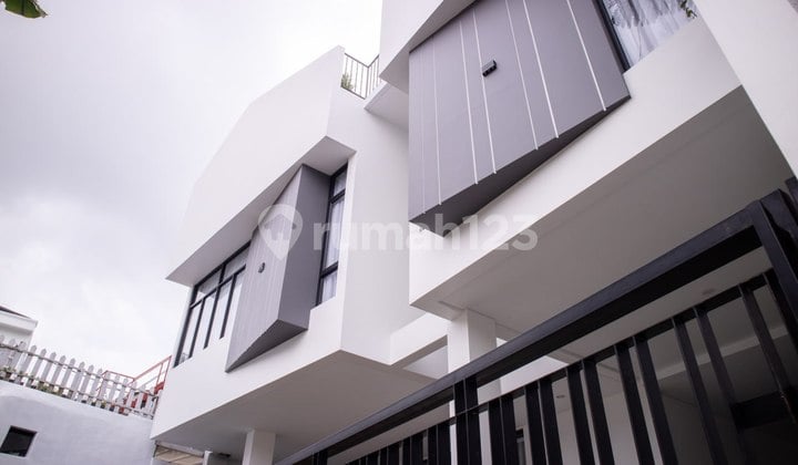 VILLA SPESIAL! Cocok untuk Investasi dan Properti Disewakan di Lembang