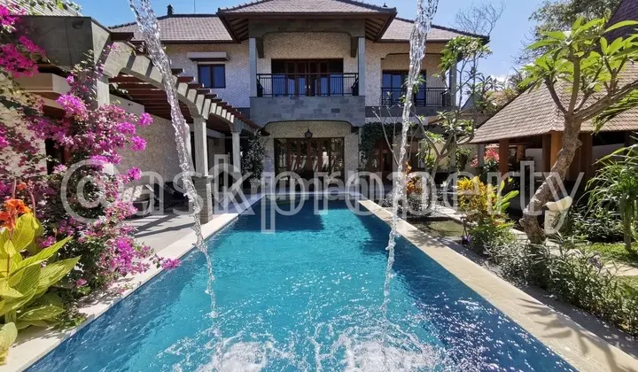 For Rent Yearly: Luxury Villa, 5 Bedrooms in a Quiet & Safe Environment Near Pandawa Beach, Kutuh
