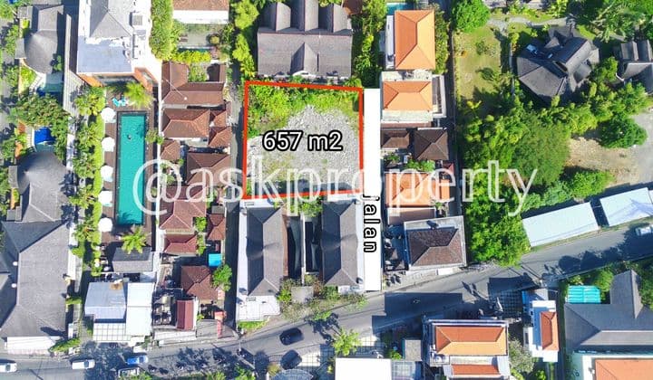 Dijual Tanah Lingkungan Villa / Komersial Premium Area Petitenget Seminyak Bali
