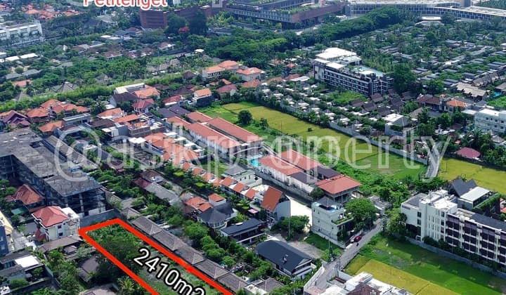 Dijual Tanah Lingkungan Hotel / Villa Jalan Kaki Ke Pantai Petitenget Seminyak Bali