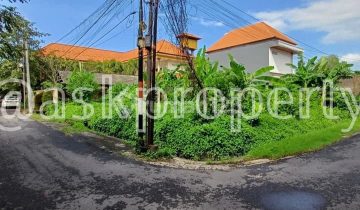 Dijual Tanah Cocok Bangun Villa Pribadi / Guest House / Investasi Jl. Dewi Sri Legian Bali