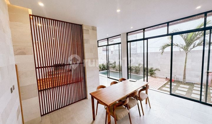 VILLA BARU DI LOKASI STRATEGIS PEMARON RESIDEN MUNGGU MENGWI