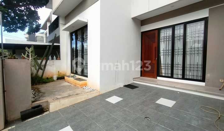 Disewakan Rumah Tinggal Furnished di Nusa Loka, BSD - 3+1 KT