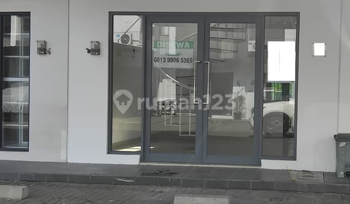 Ruko, 2 Lantai, Siap Huni di Golden Madrid, Bsd