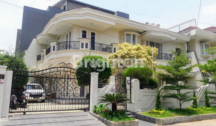 Rumah Classic Modern Hook Di Pluit Jakarta Utara