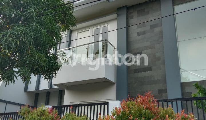 RUMAH HOOK BARU CLUSTER ELITE DI PULOMAS JAKARTA TIMUR