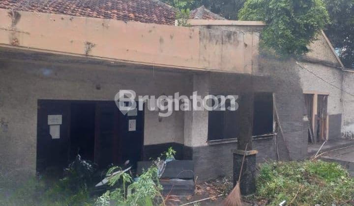 RUMAH STANDART DAN TUA BUTUH RENOVASI KEBUN SIRIH JAKARTA PUSAT
