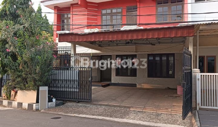 RUMAH HOOK LUAS SIAP HUNI DI KELAPA GADING