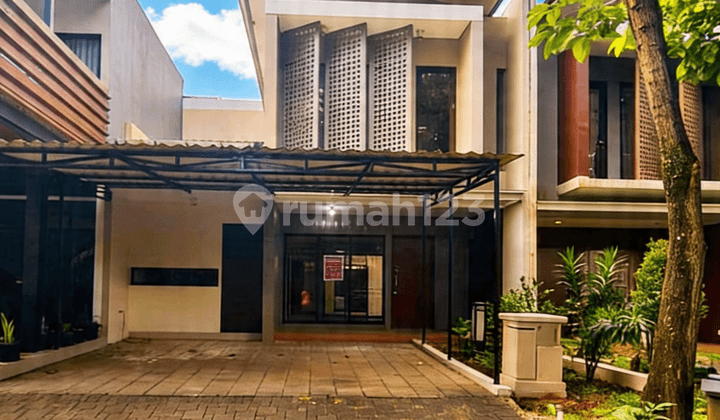 Dijual Rumah Depan Taman Cluster Denaara Kawasan Premium Depark