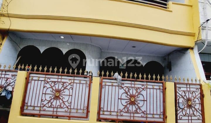 For Sale House in Tanjung Duren, West Jakarta