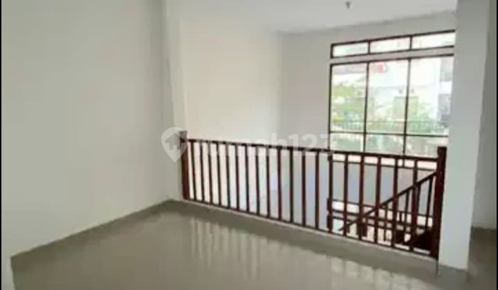 Rumah Bagus Di Kawasan Setraduta