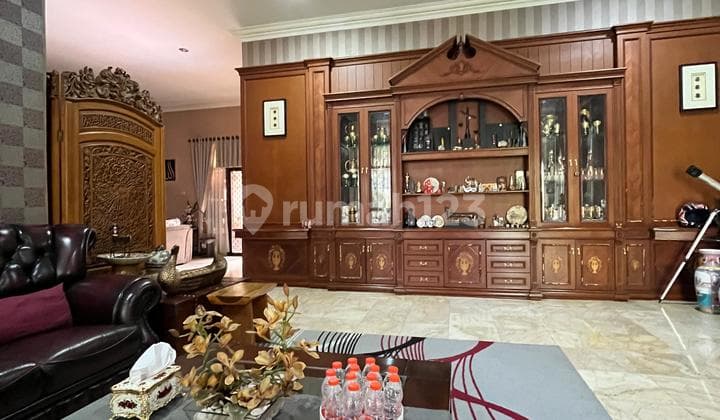 Rumah Eksklusifdan Nyaman di Tengah Kota