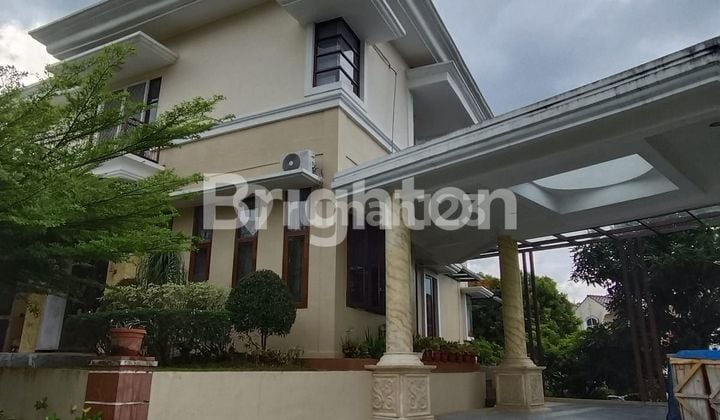 Rumah mewah di perumahan Bukit Mediterania