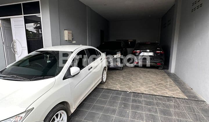 Rumah cantik dijual di jalan Biola kawasan prevab