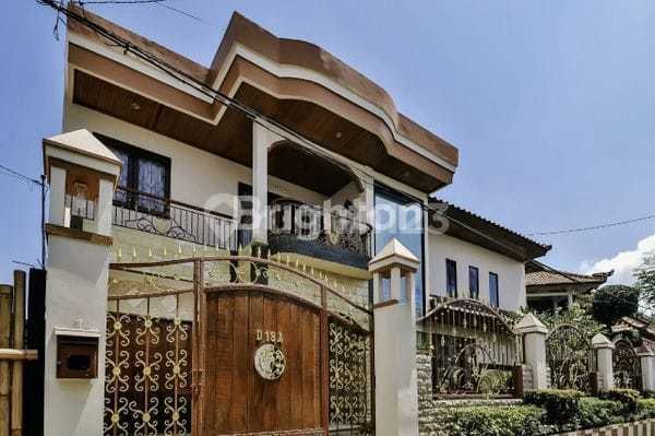 Comfortable House with Elegant Design in Batubulan