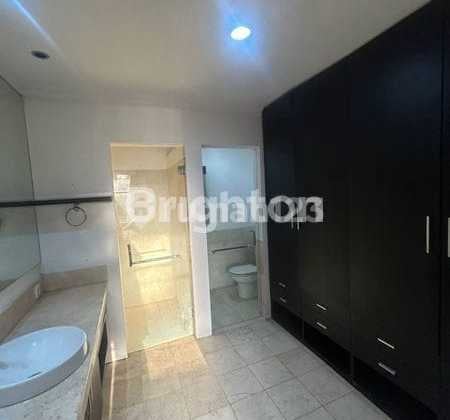 Big House 6BR Premium & Strategic Seminyak