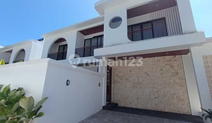 2BR Villa with Private Pool for Rent in Berawa, Canggu