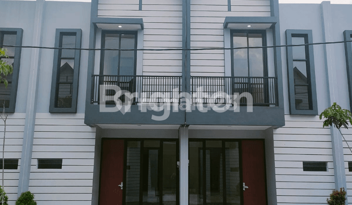 RUMAH BARU SIAP HUNI 2 LANTAI DI JEMURSARI SURABAYA TIMUR, LOKASI STRATEGIS DEKAT KAMPUS UBAYA & PETRA