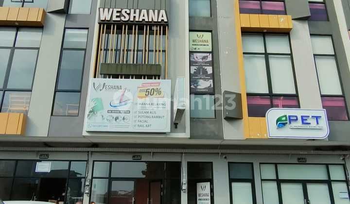 Disewakan Ruko Baru 3 Lantai di Eastern Park Sukolilo Daerah Ramai - Posisi Depan, Akses Tiap Lantai Terpisah