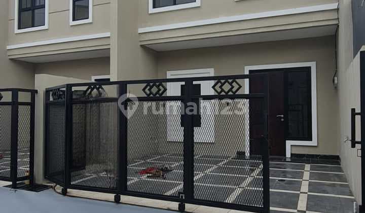 Rumah Baru SHM 2 Lantai Murah di Gununganyar Hanya 700 Juta - Ada 3 Kamar & Include Pagar